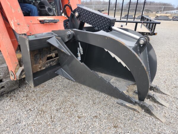CID 35" Stump Bucket with Grapple - Image 3