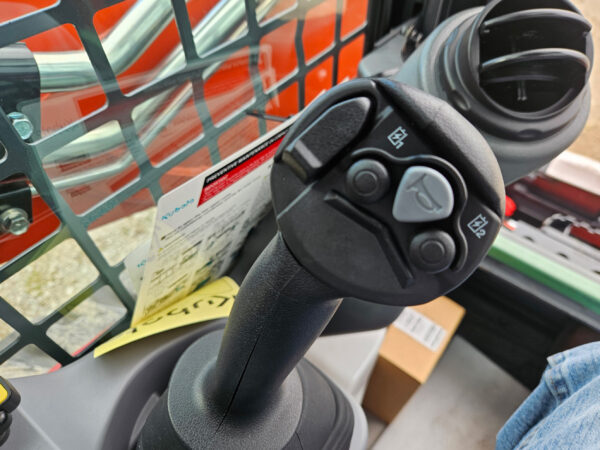 2025 Kubota SVL75-3 Trailer Package - Image 15